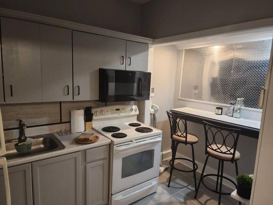 Fortune Suits And Apartment Albany Bagian luar foto